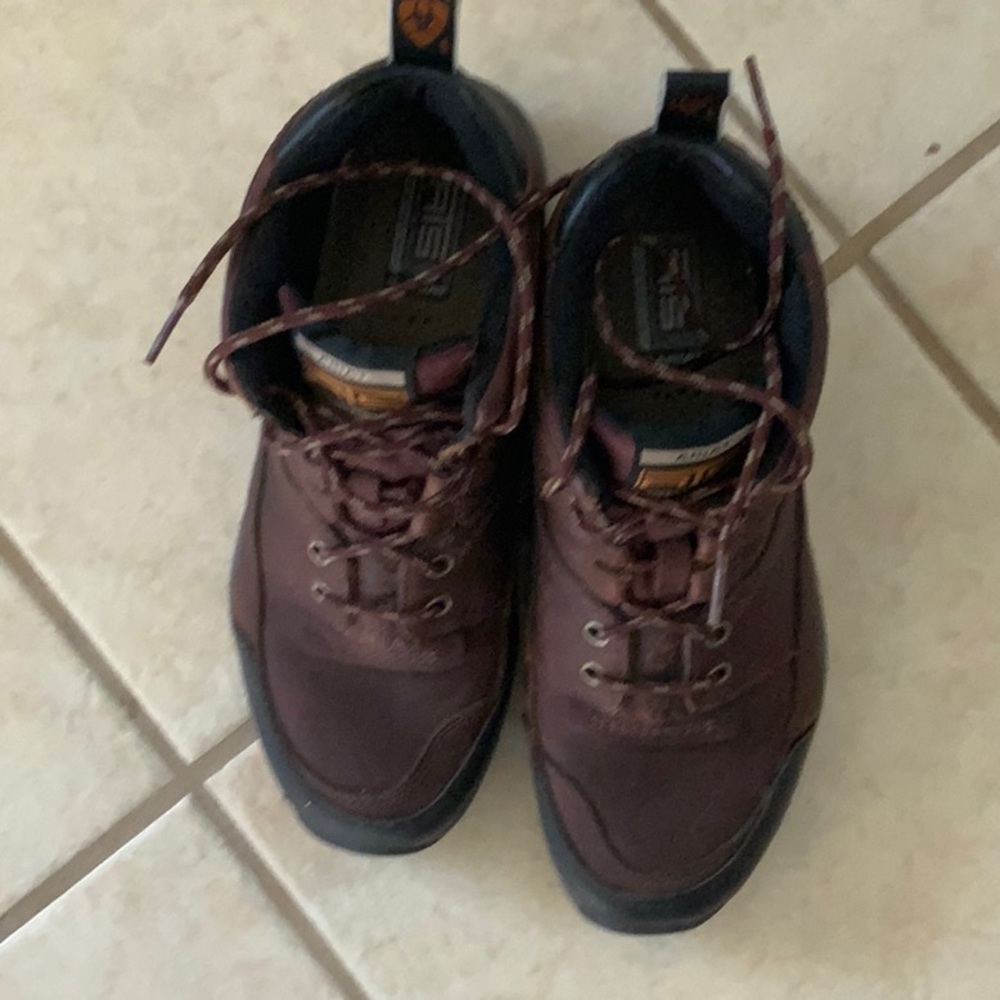 Arias waterproof hiking boots size 8.